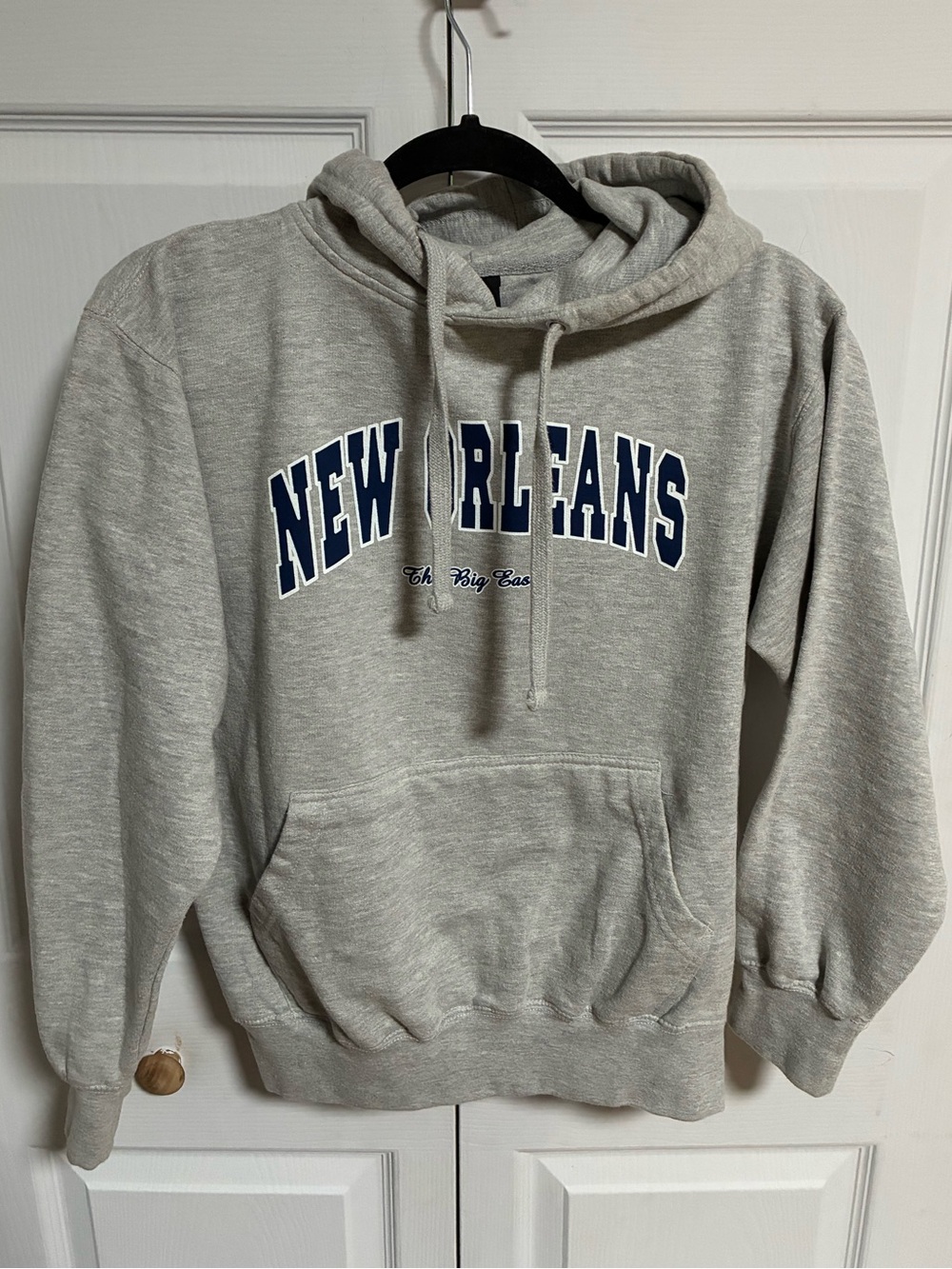 Light Gray New Orleans “The Big Easy” Pullover Hoodie in Navy Print Size S